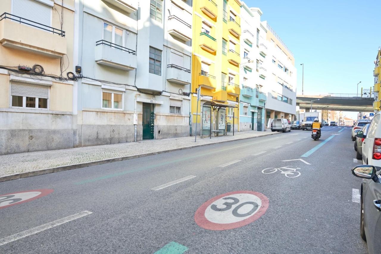 Charming 3br W/ Patio, By Timecooler Lissabon