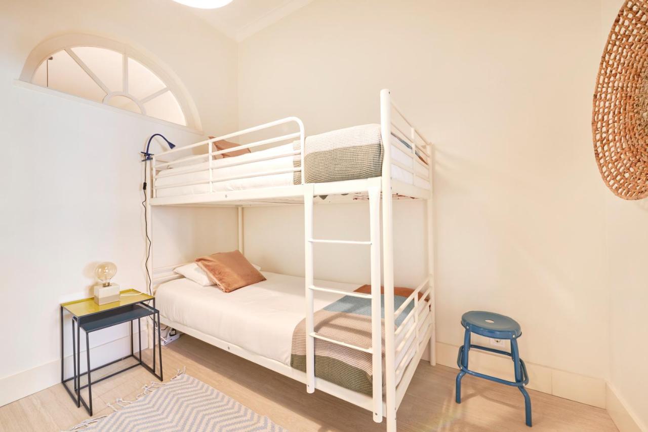 Apartment Charming 3br W/ Patio, By Timecooler Lissabon