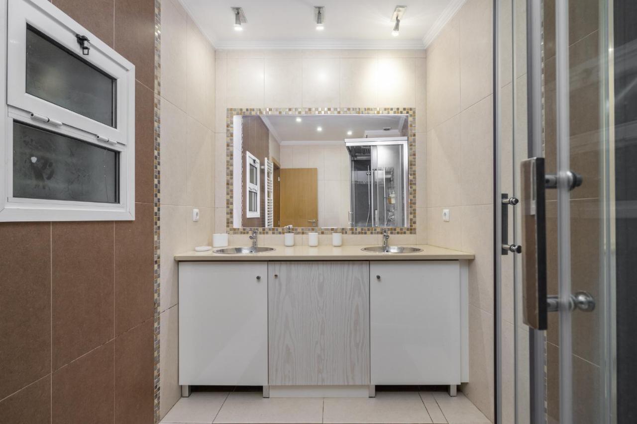 Whome | Alfama Deluxe *