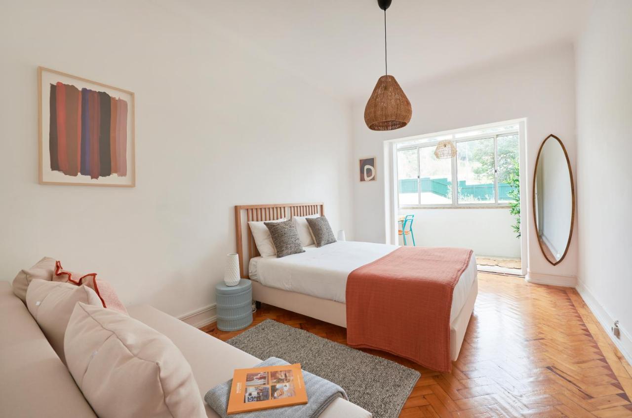 Light-filled & Renovated Apartment, By Timecooler Appartement Lisboa