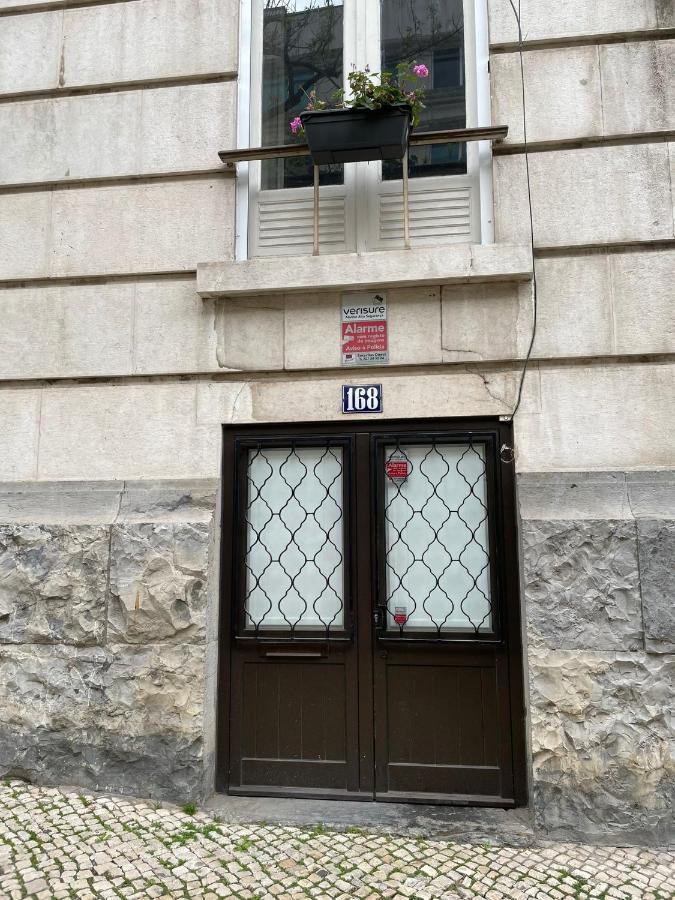 Gasthof Bordeaux M1 R3 - & Comfortable Double With Private Patio & Shared Bathroom *