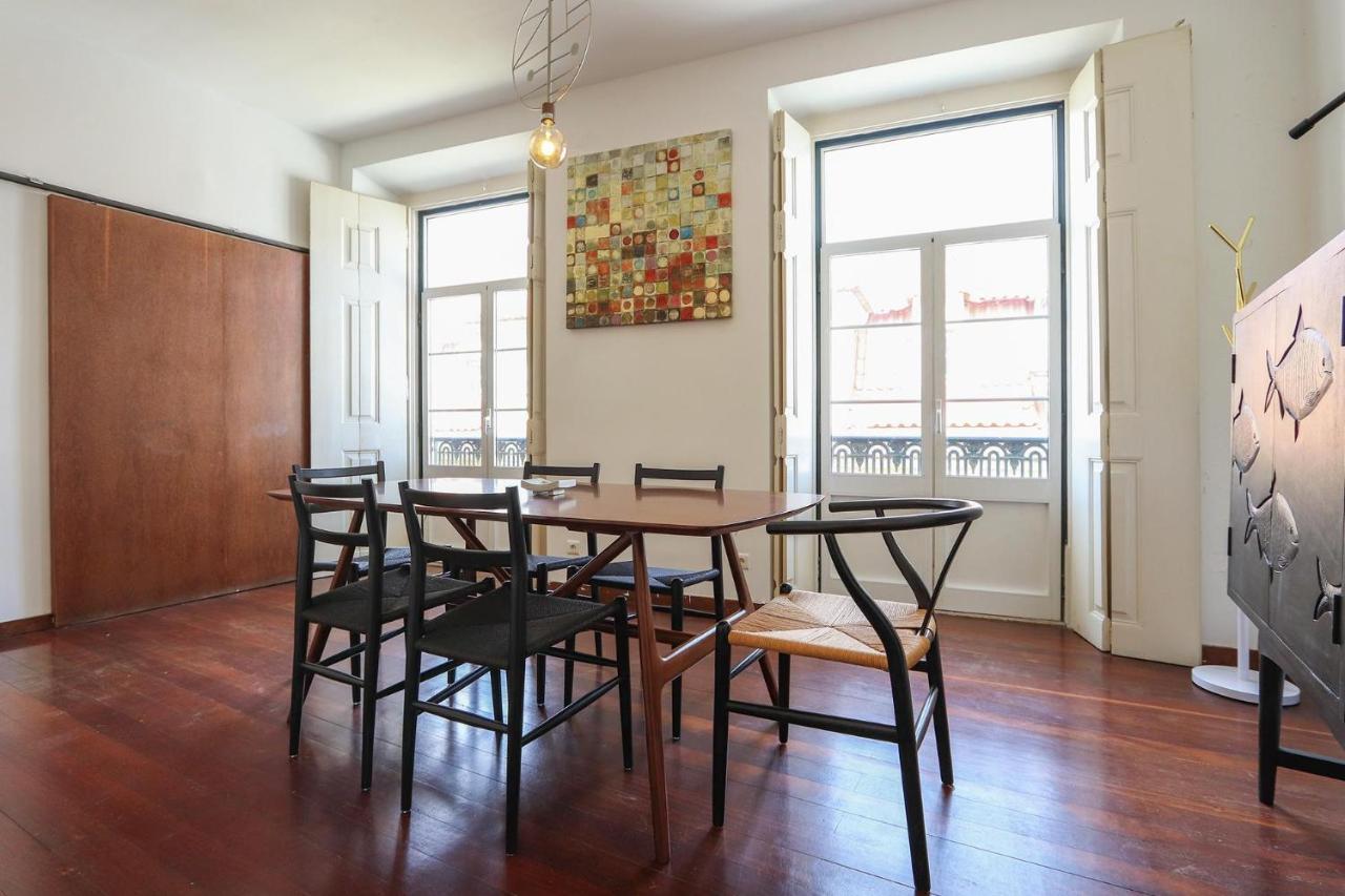 Apartment Downtown Delight By Homing *