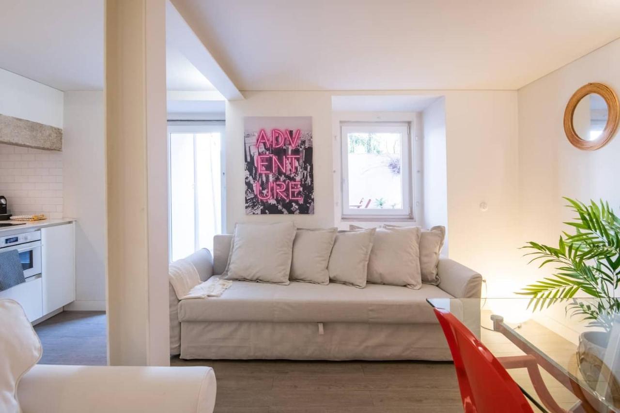 Sunny & Lovely W/ Patio By Lovelystay