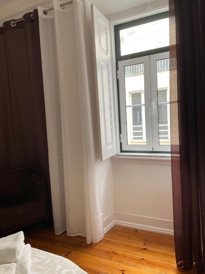 Rustic M2 R1 - Amazing Double With Shared Bathroom * Lissabon