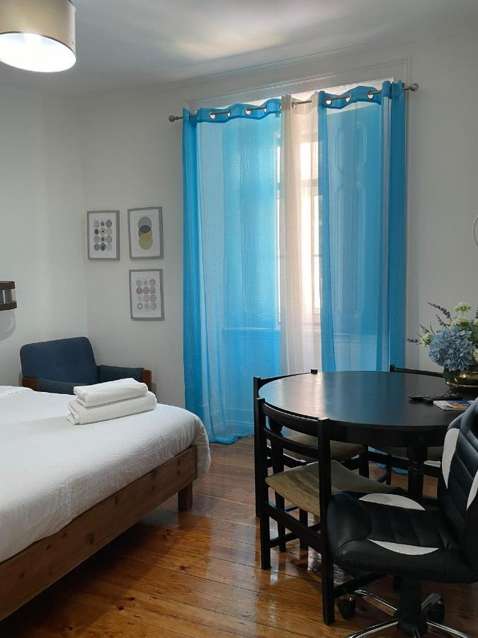 Retro M2 R4 - Lovely Double With Shared Bathroom Gasthuis *