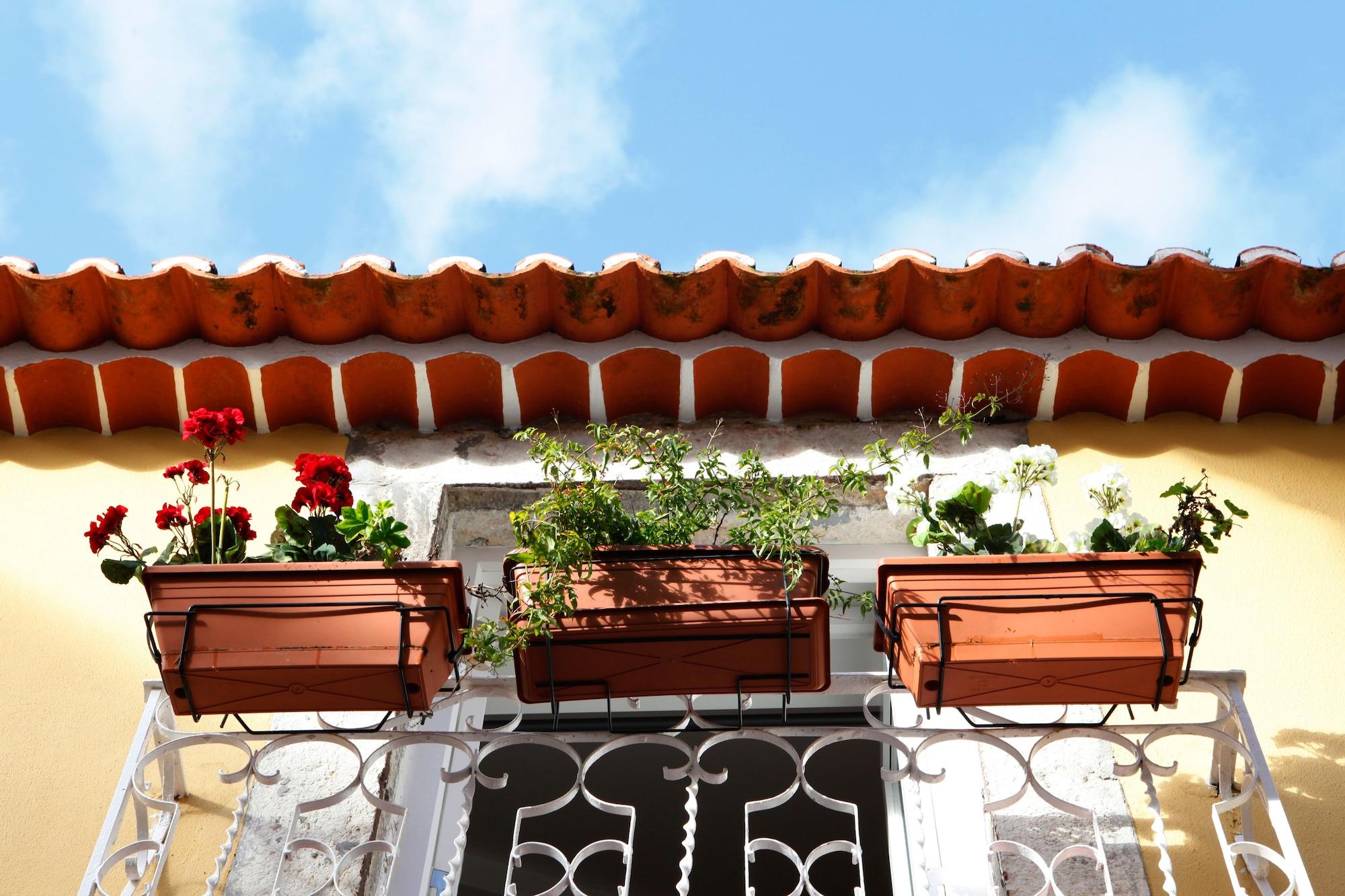 Alfama Yellow House Lissabon