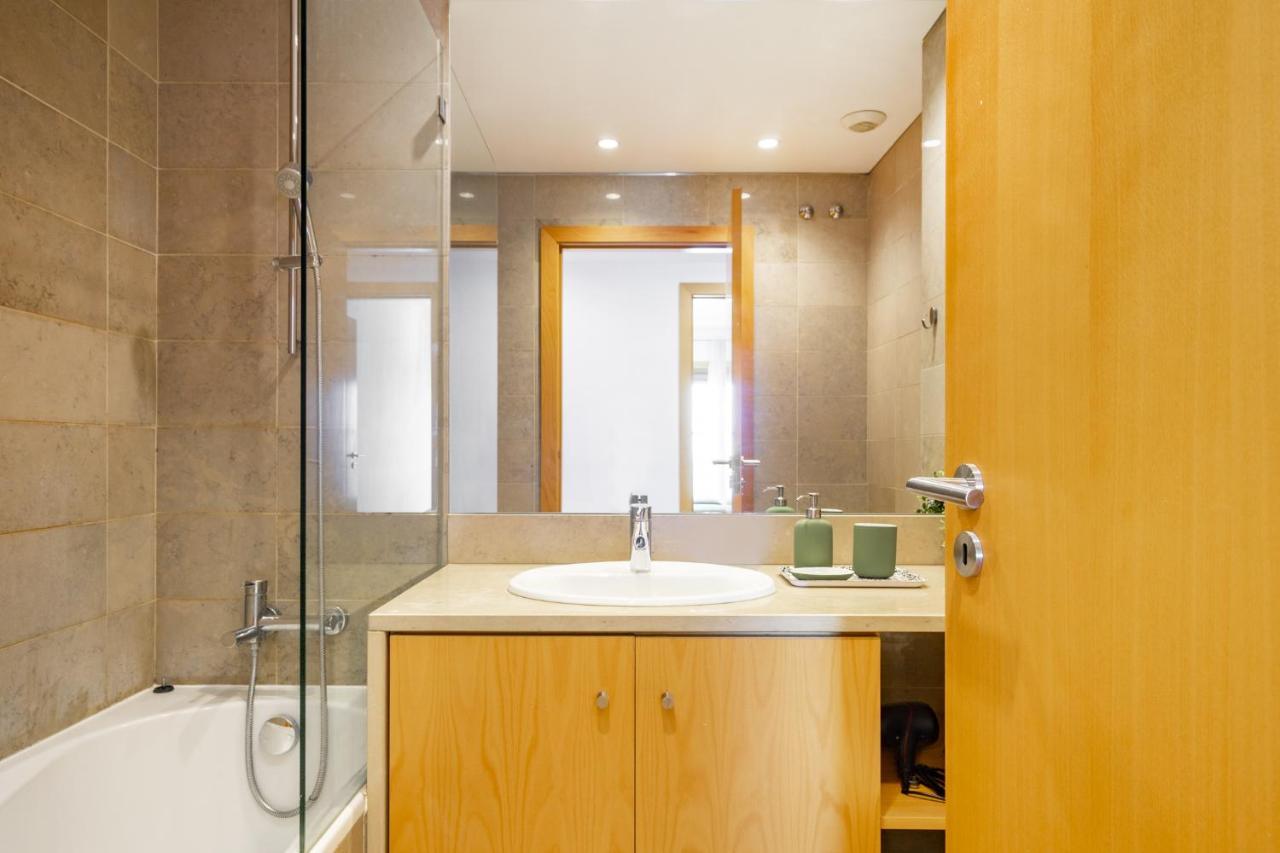 Whome Panoramic View With Elevator, Ac, Garage Perfect For Families & Business Travellers Lisbon