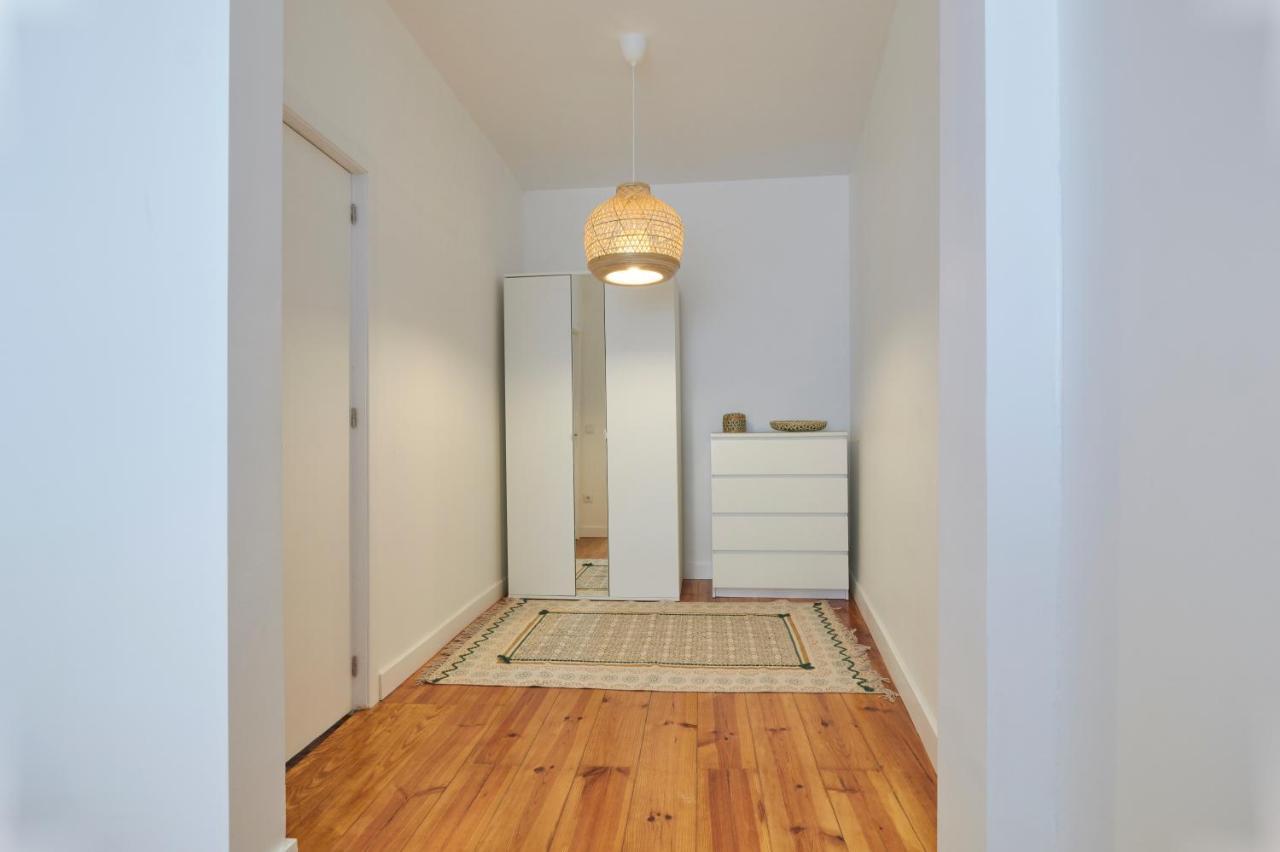 Retiro Da Graça: Stylish Sunny Apt With A Balcony *