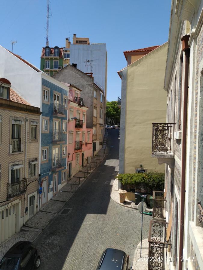 Retiro Da Graça: Stylish Sunny Apt With A Balcony Apartamento Lisboa