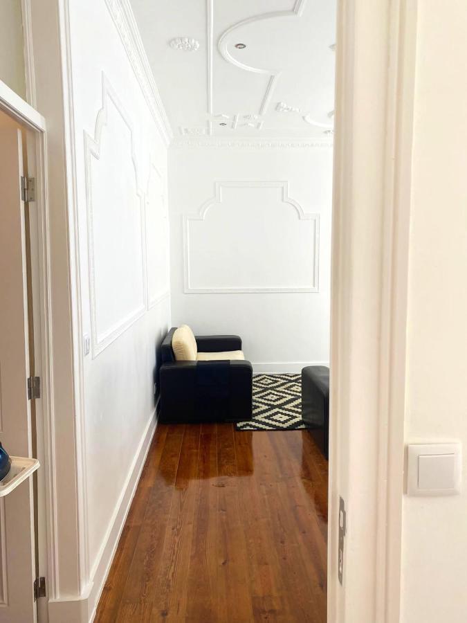 Apartment Spacious In 175 M² Private Balcony *