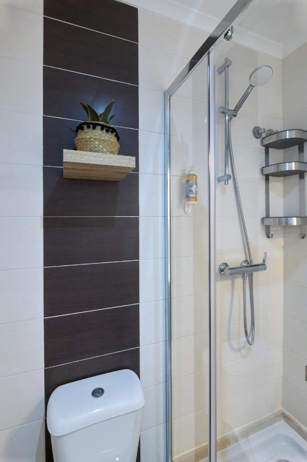 Retiro Da Graça: Stylish Sunny Apt With A Balcony Apartamento Lisboa