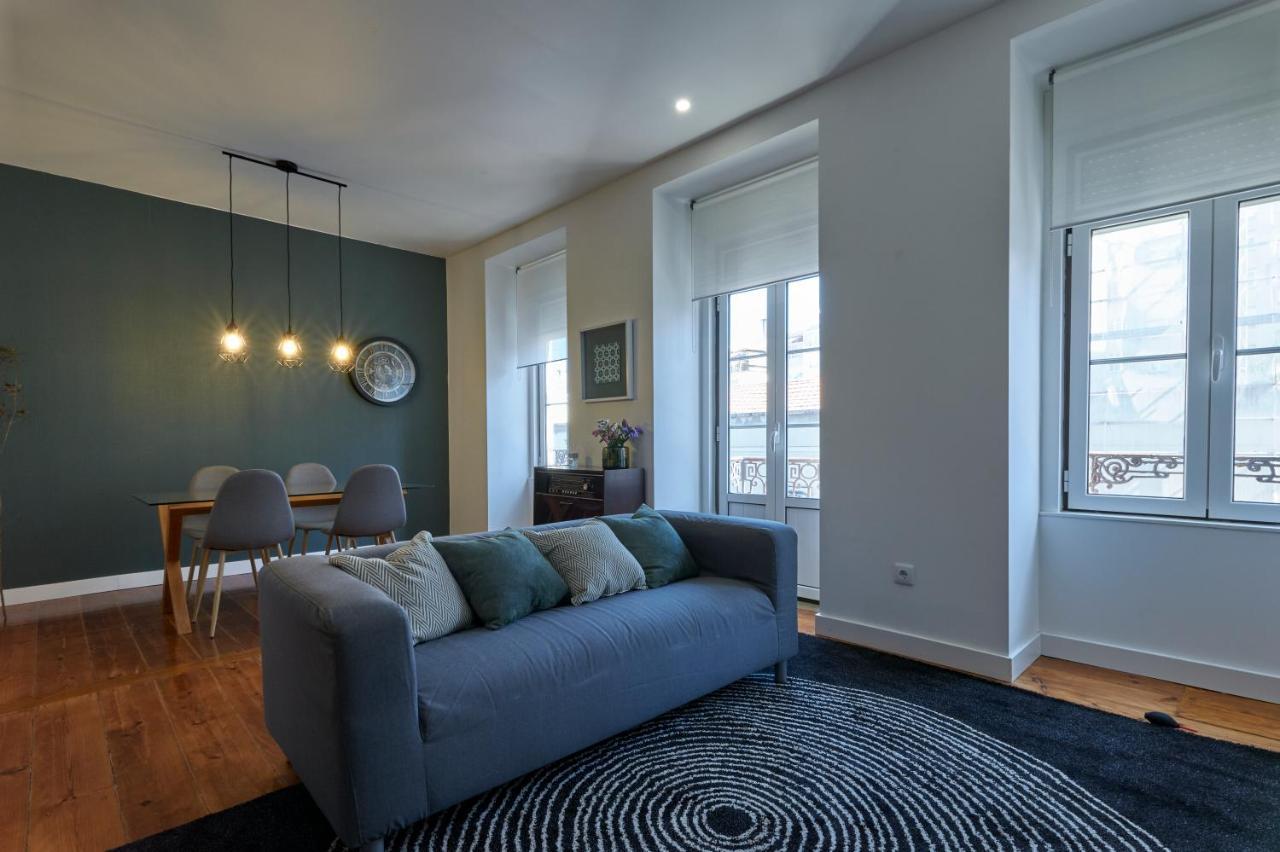 Apartamento Retiro Da Graça: Stylish Sunny Apt With A Balcony Lisboa
