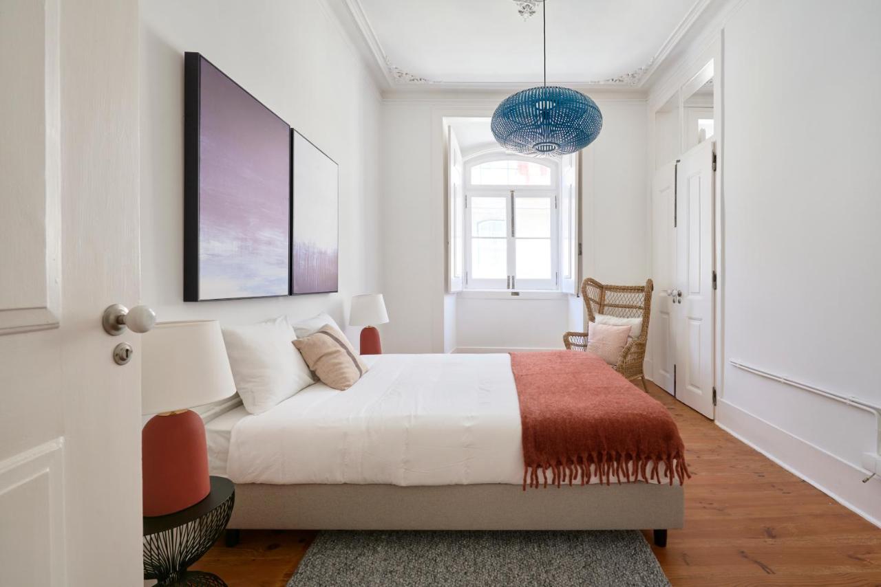 Sunny Pink Street Historical Apt, By Timecooler Appartement