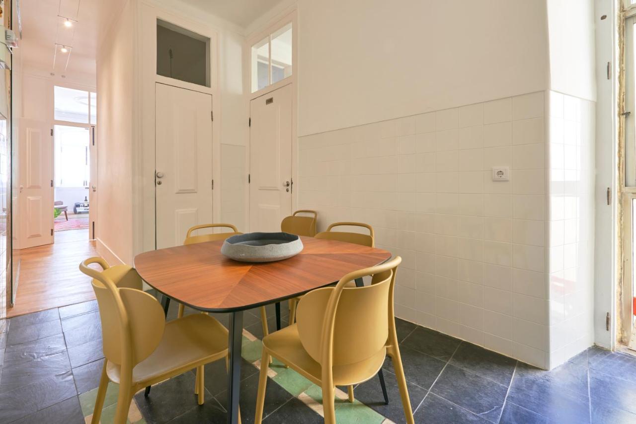 Sunny Pink Street Historical Apt, By Timecooler Appartement