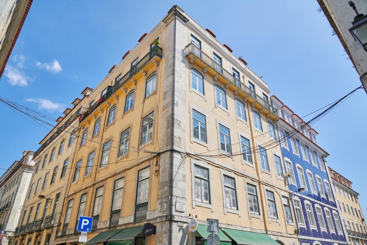 Sunny Pink Street Historical Apt, By Timecooler Lissabon