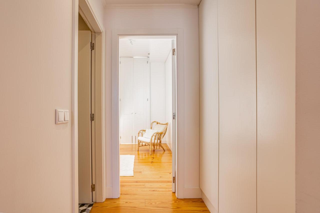 Bright Tailor Made Flat With A View In Estrela Appartement *