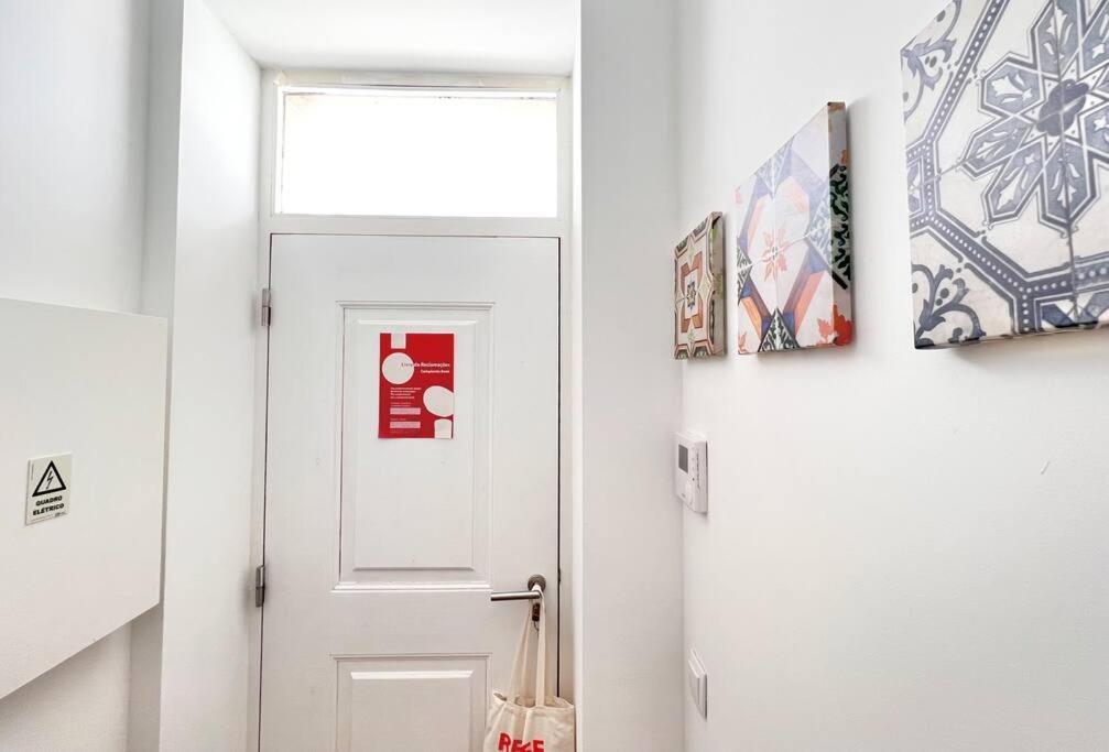 Apartamento Rosário 3 Charming With Patio&a/c - By Homeful