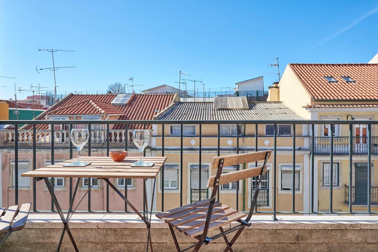 Apartment Terrace With River View