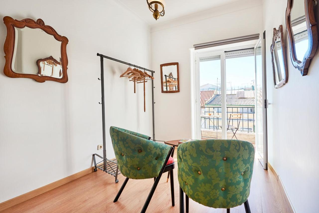 Terrace With River View Apartment *