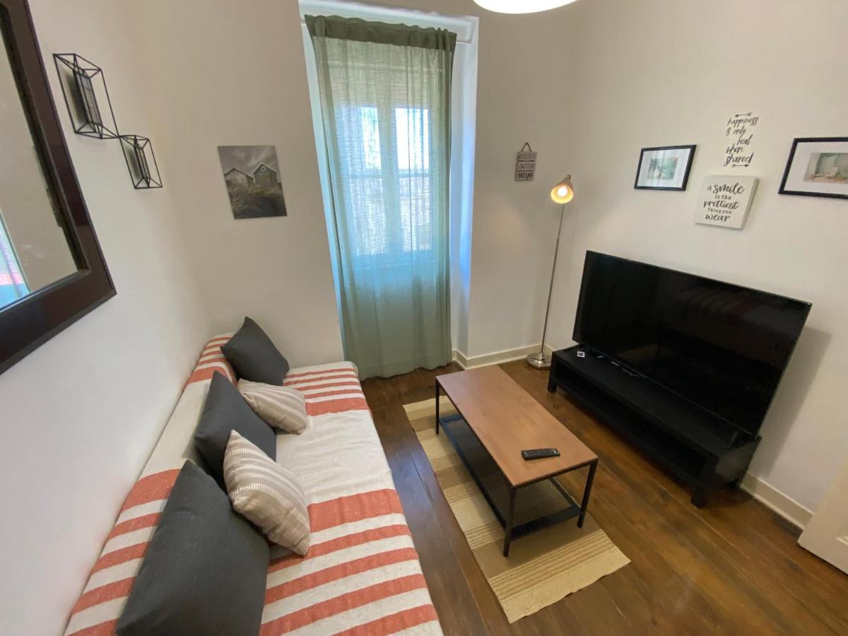 Rosa Surf Shelter Lissabon
