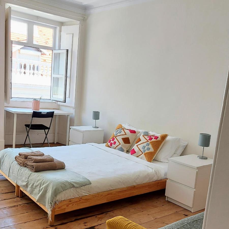 Portuguese In The Heart Of Apartment *