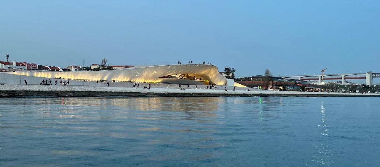 In A Boat - * Lissabon