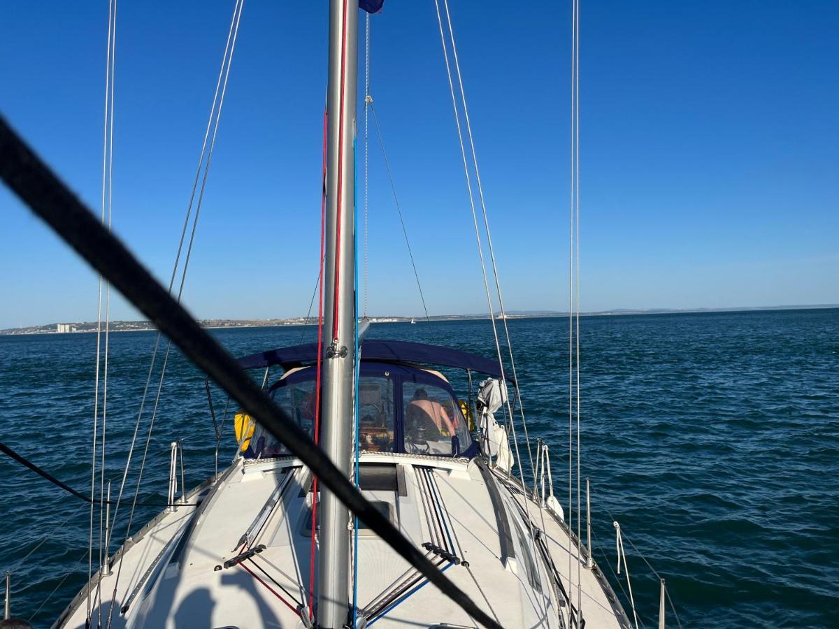 In A Boat - Lissabon