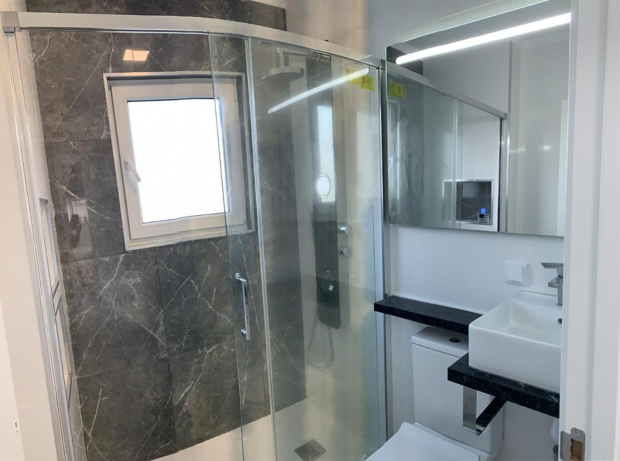 Great New Flat Close To Alameda *