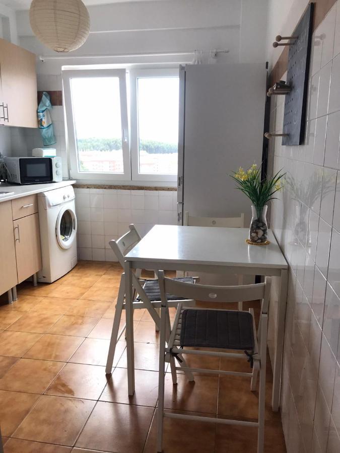 A Lovely 2 Bedroom Near Sintra Appartement Lissabon