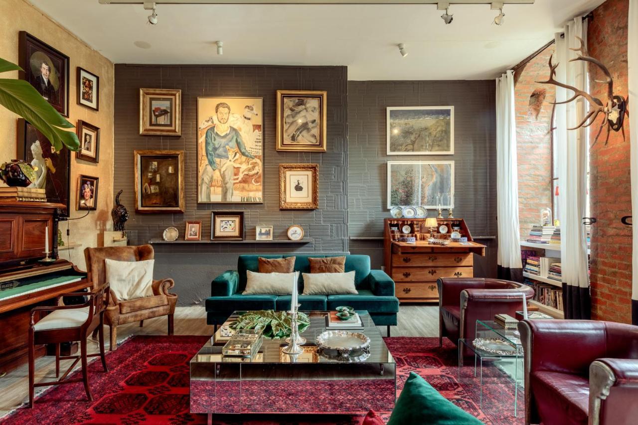 Unique Apartment *