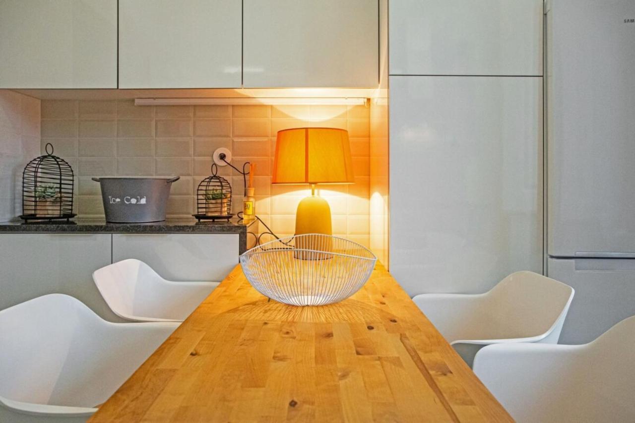 Colourful And Tasteful 2bedroom In Graca Appartement Lissabon