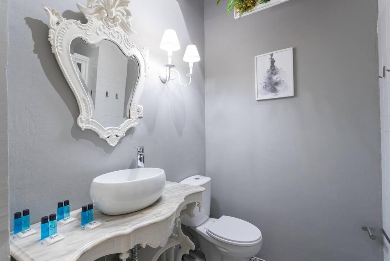 Apartment 3 Bedroom, 2 Bathroom - Palma Lisbon