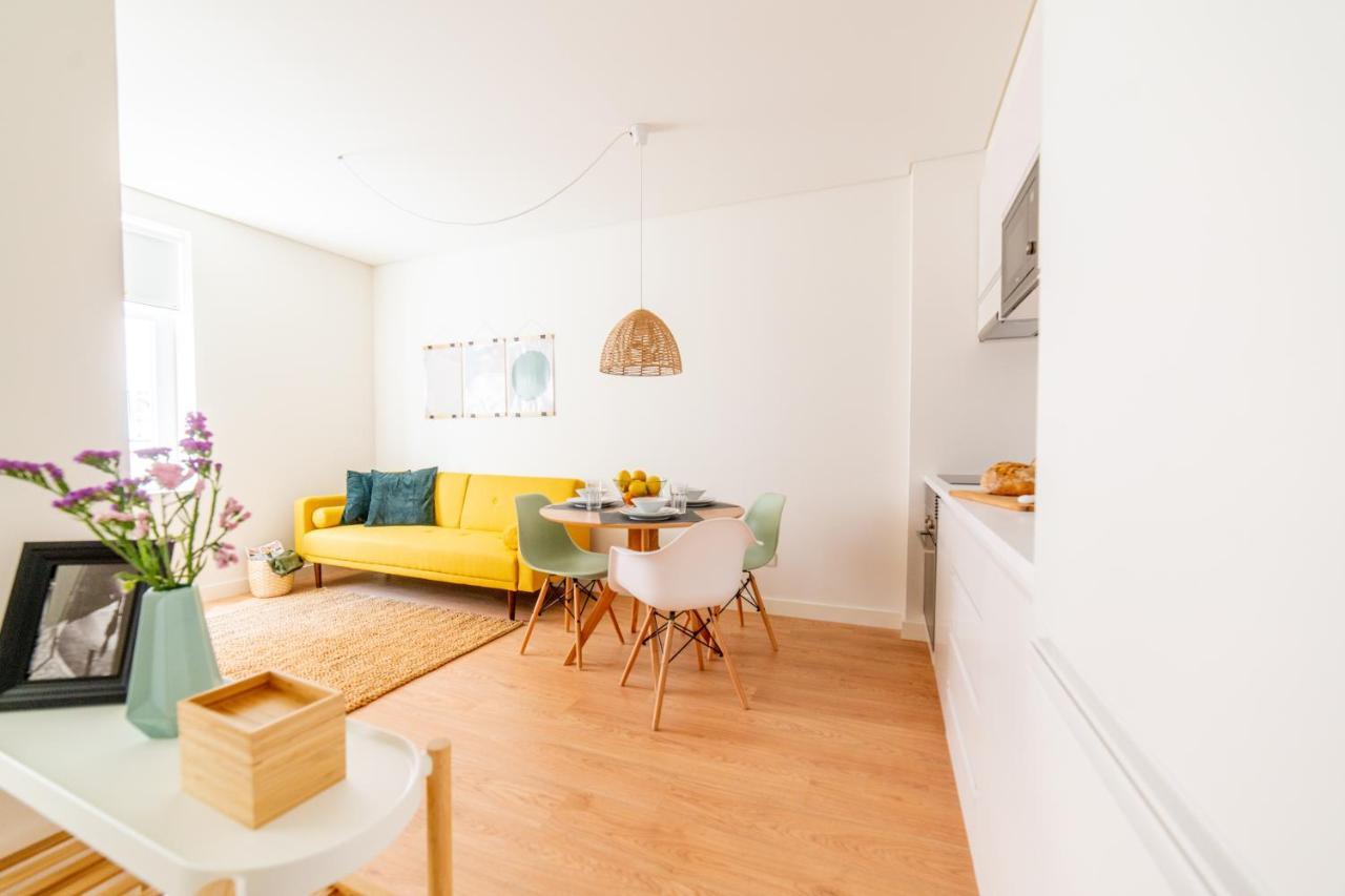 Monsanto Hill House - No. 565 R/c E Lisbon