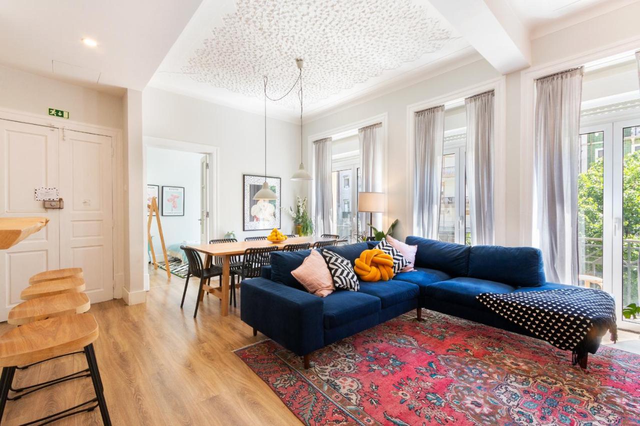 Bright Center, 10m From Subway, 6 Rooms, Up To 20 Ppl Ferienhaus Lissabon