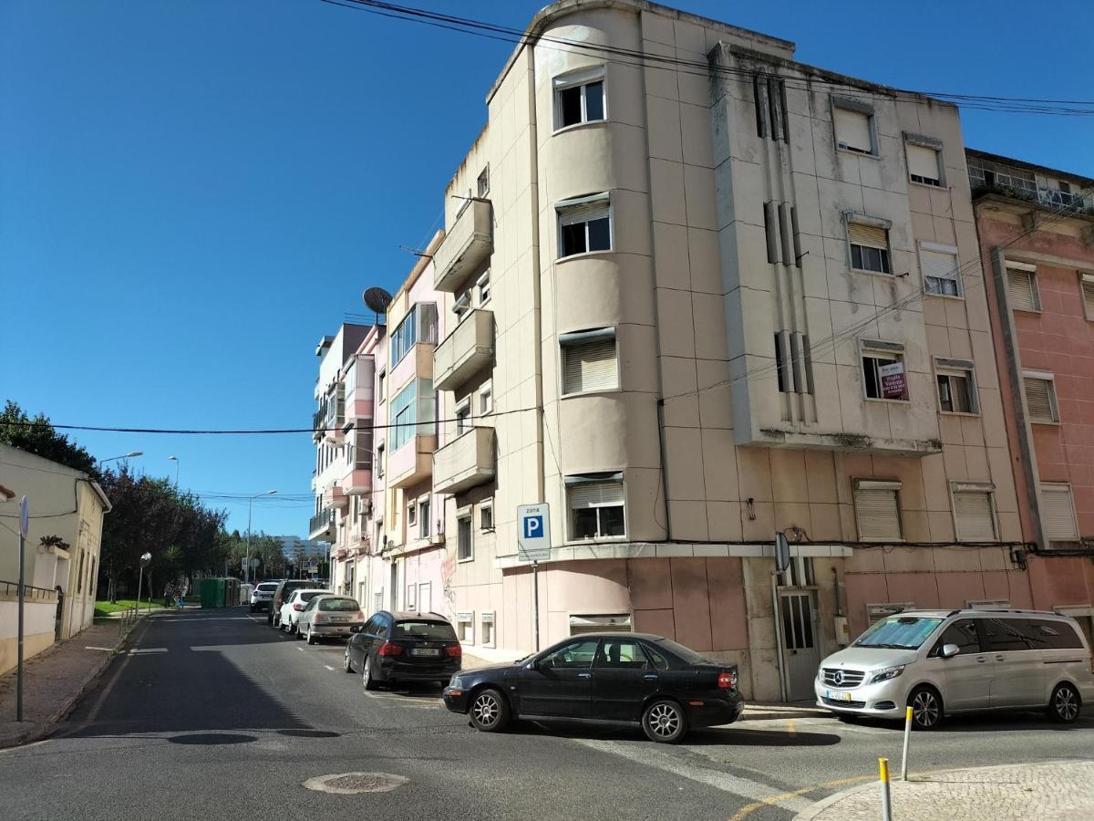 Terrace Flat Near River Apartment *