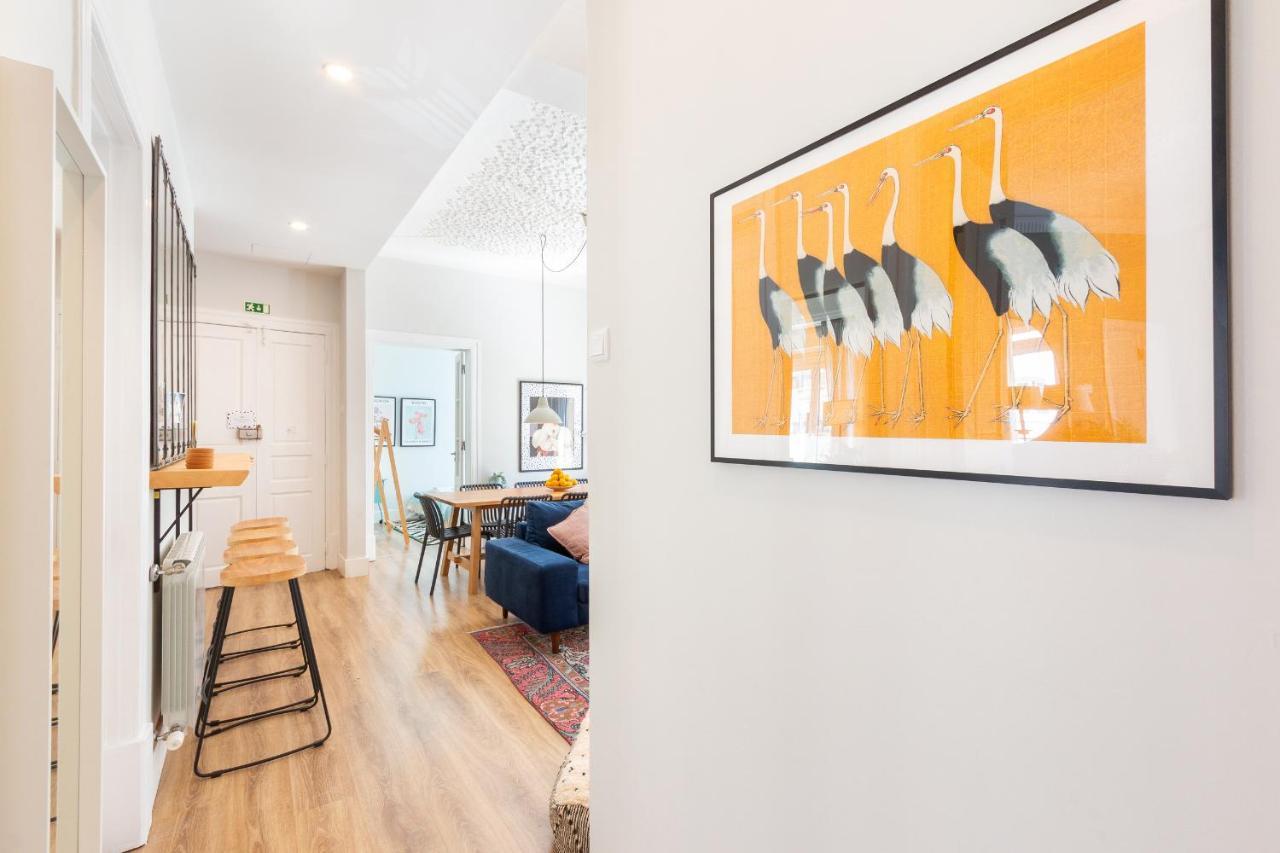 Ferienhaus Bright Center, 10m From Subway, 6 Rooms, Up To 20 Ppl