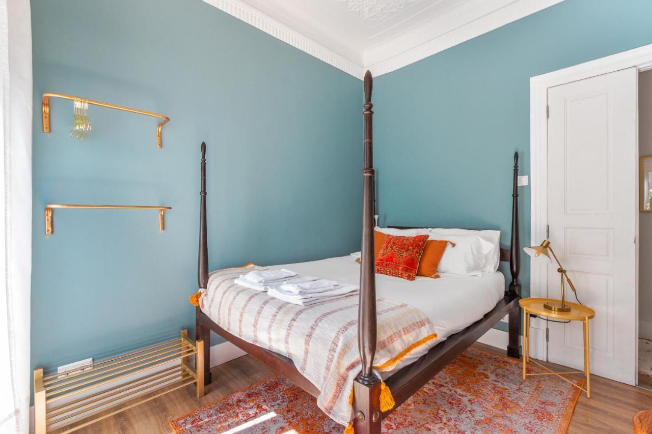 Ferienhaus Bright Center, 10m From Subway, 6 Rooms, Up To 20 Ppl Lissabon