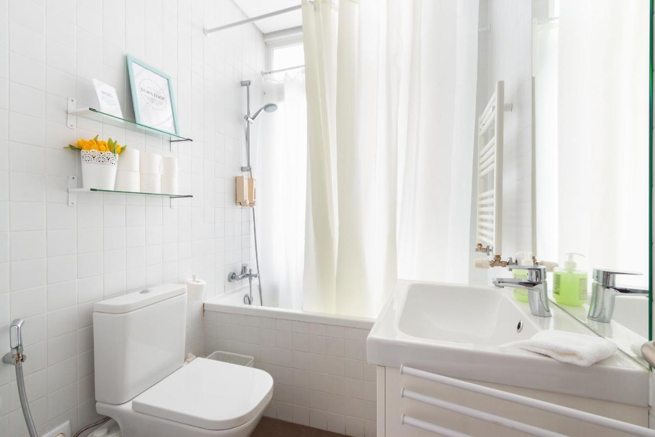 Ferienhaus Bright Center, 10m From Subway, 6 Rooms, Up To 20 Ppl