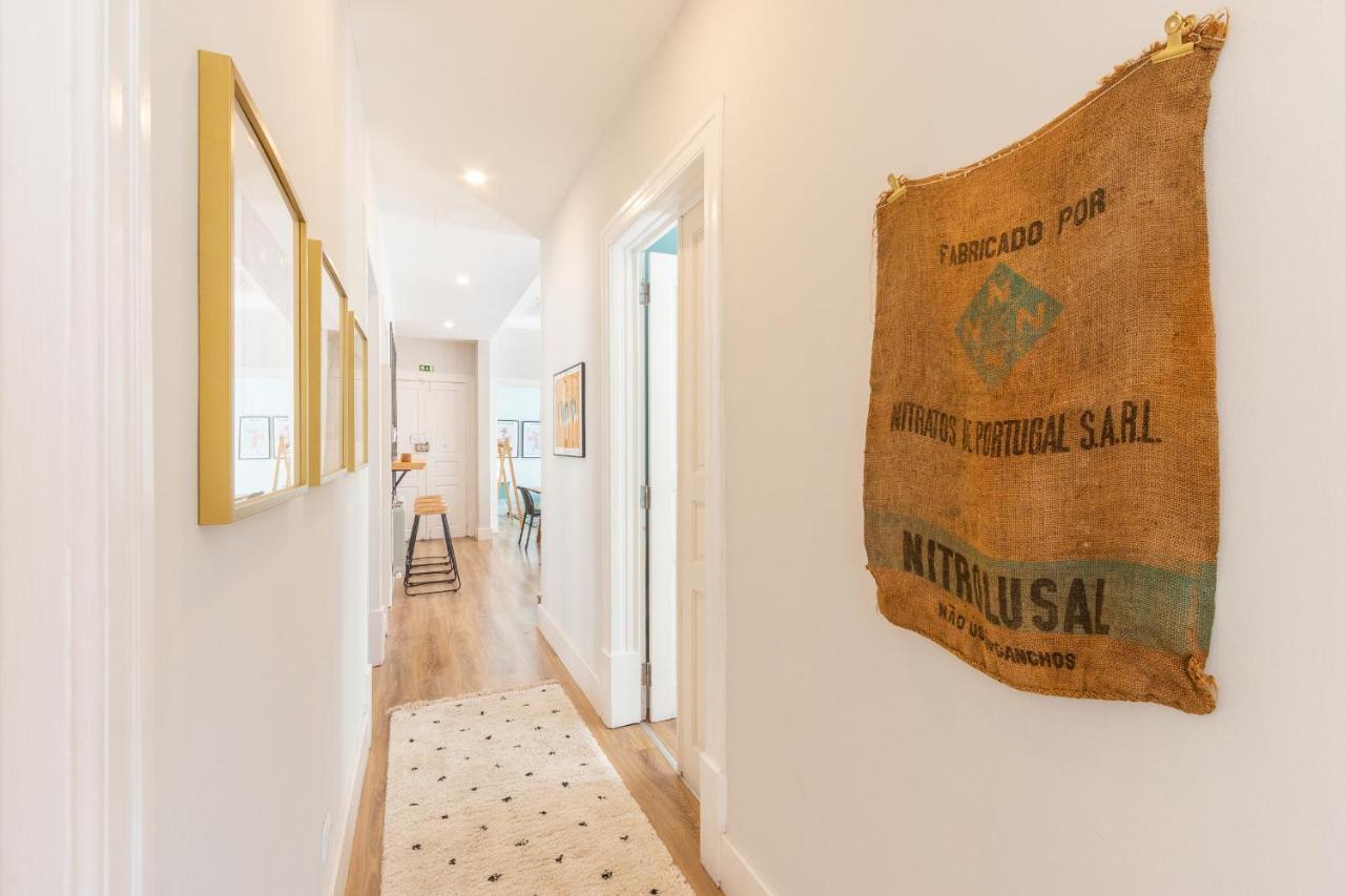 Bright Center, 10m From Subway, 6 Rooms, Up To 20 Ppl Ferienhaus