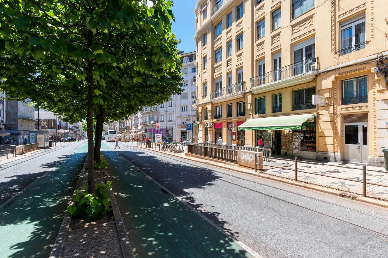 Bright Center, 10m From Subway, 6 Rooms, Up To 20 Ppl Ferienhaus Lissabon