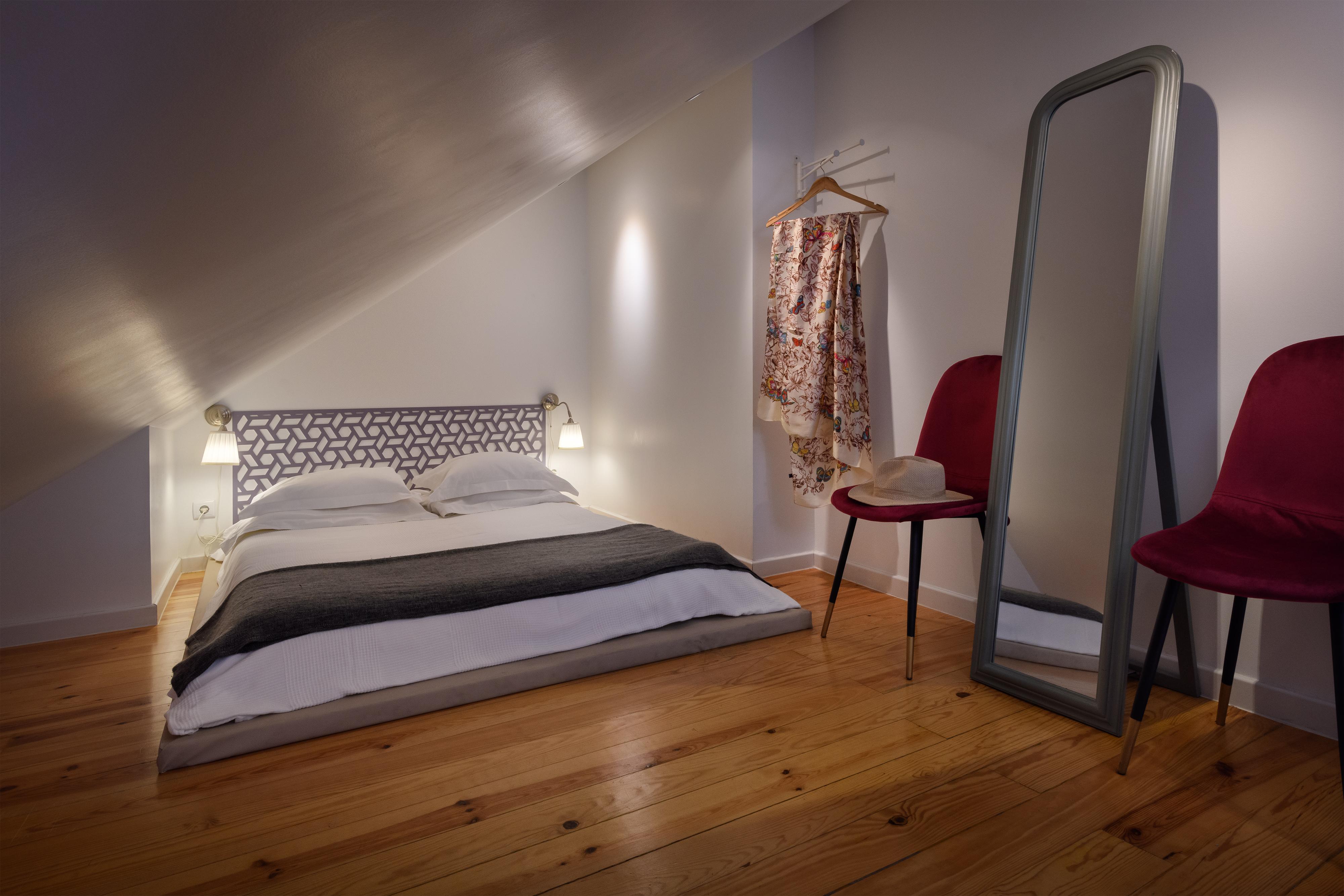 Alfama Yellow House Apartment