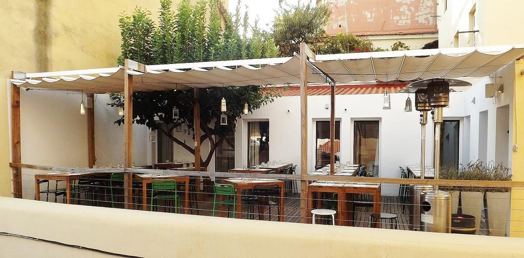 Bed & Breakfast Santa Bica Eat Drink & Sleep Lisbon