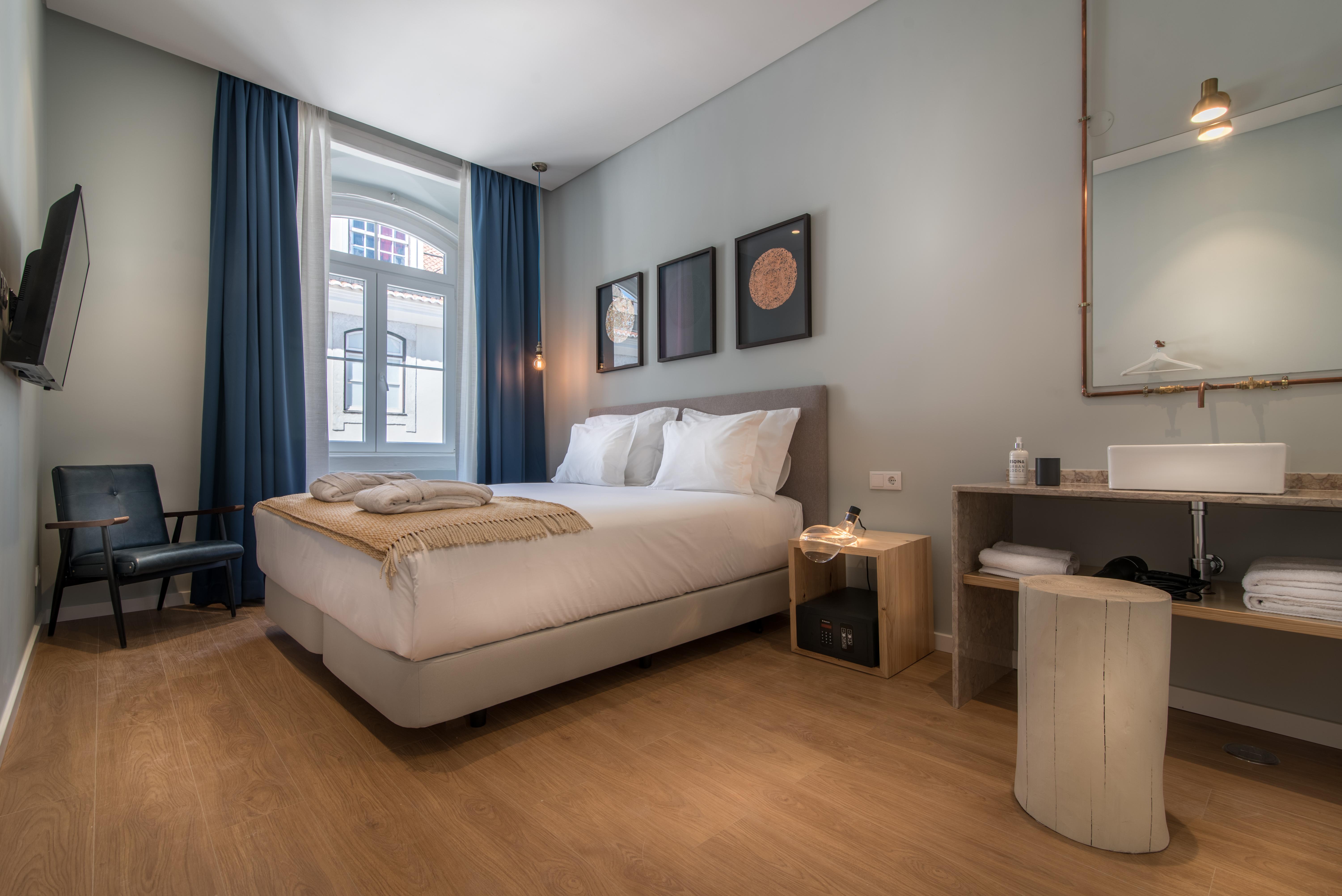 Esqina Urban Guest house 4*