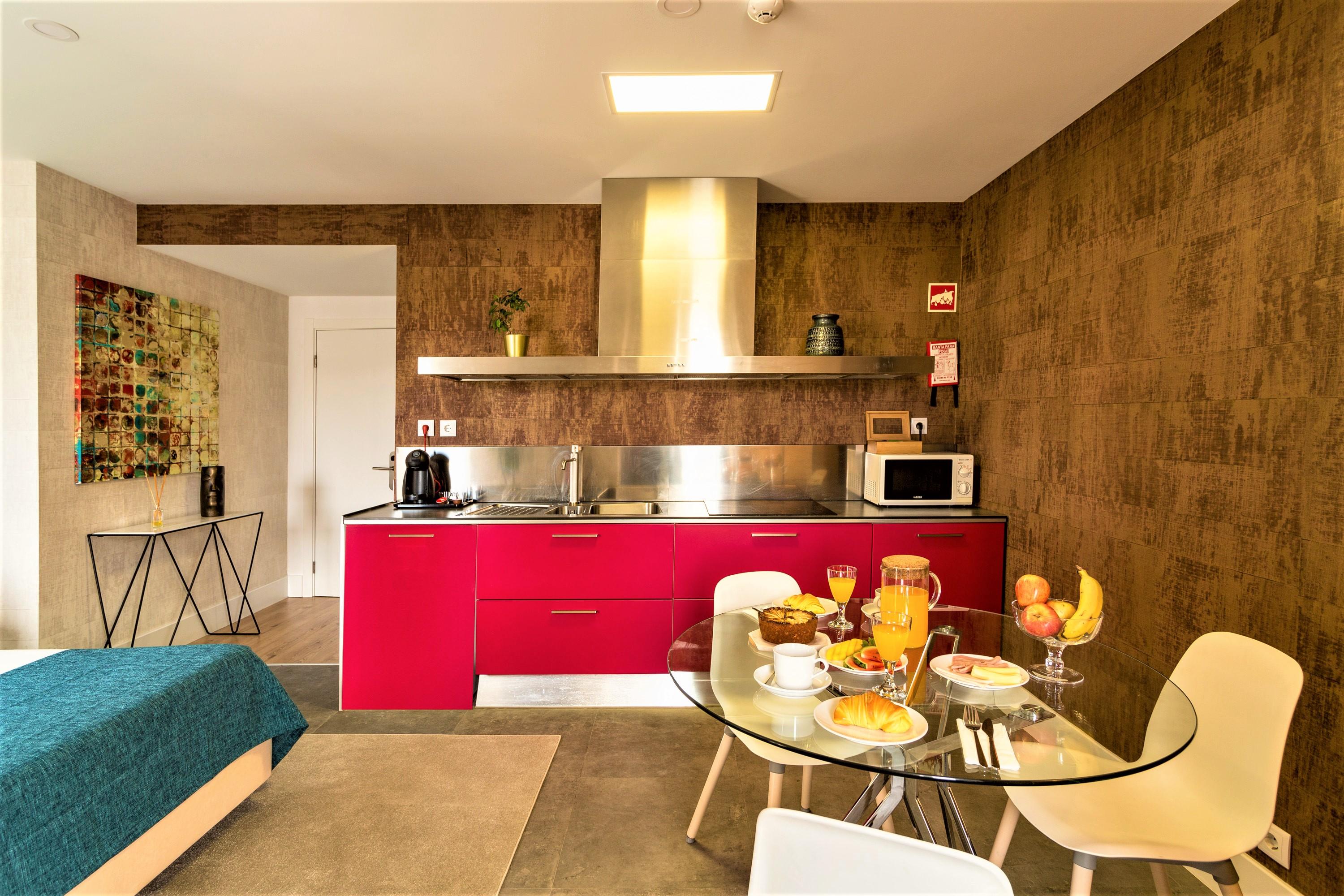 Lx51 & By Iin - Center Lissabon