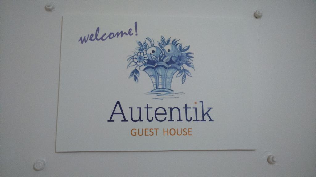 Autentik