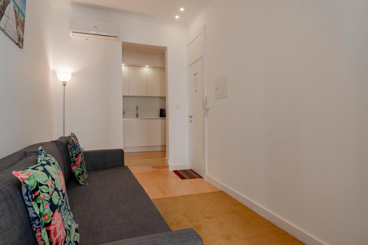 Charming Santos W/ Patio By Lovelystay Lisboa