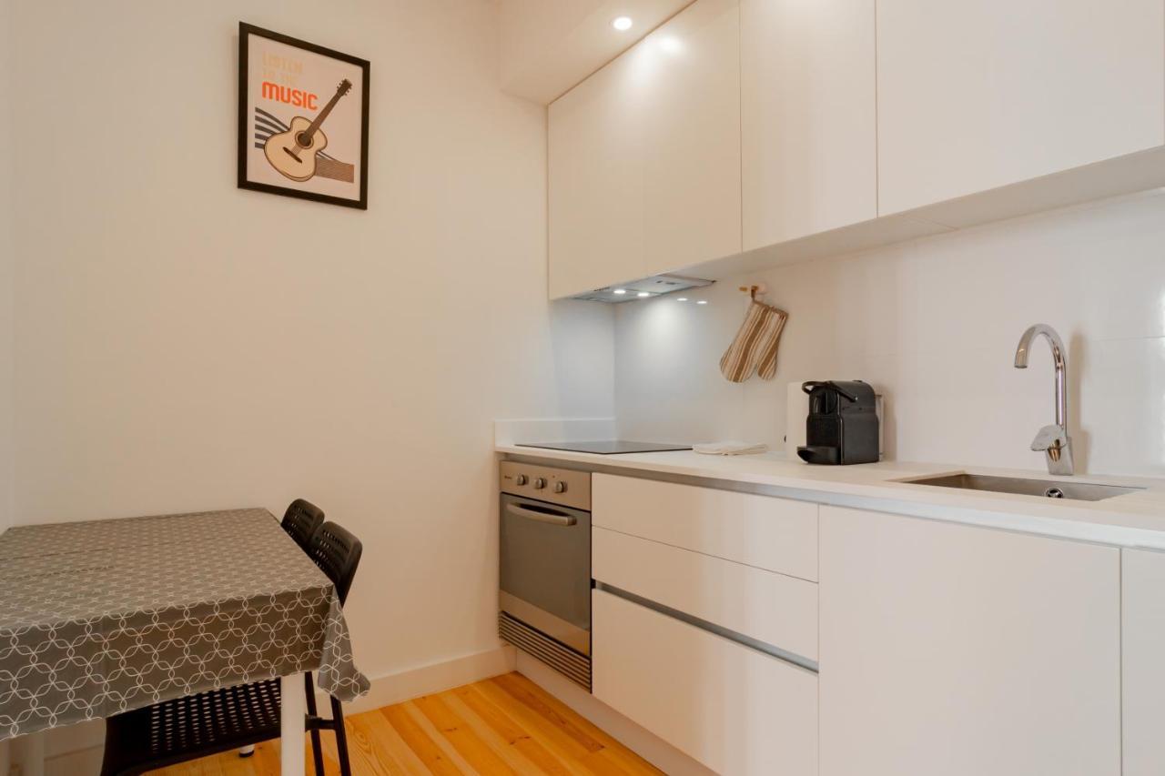 Charming Santos W/ Patio By Lovelystay Appartement Lisboa