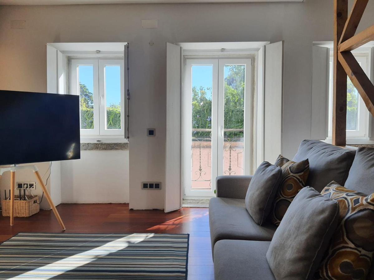 1881 Historical Duplex Apartment Lissabon