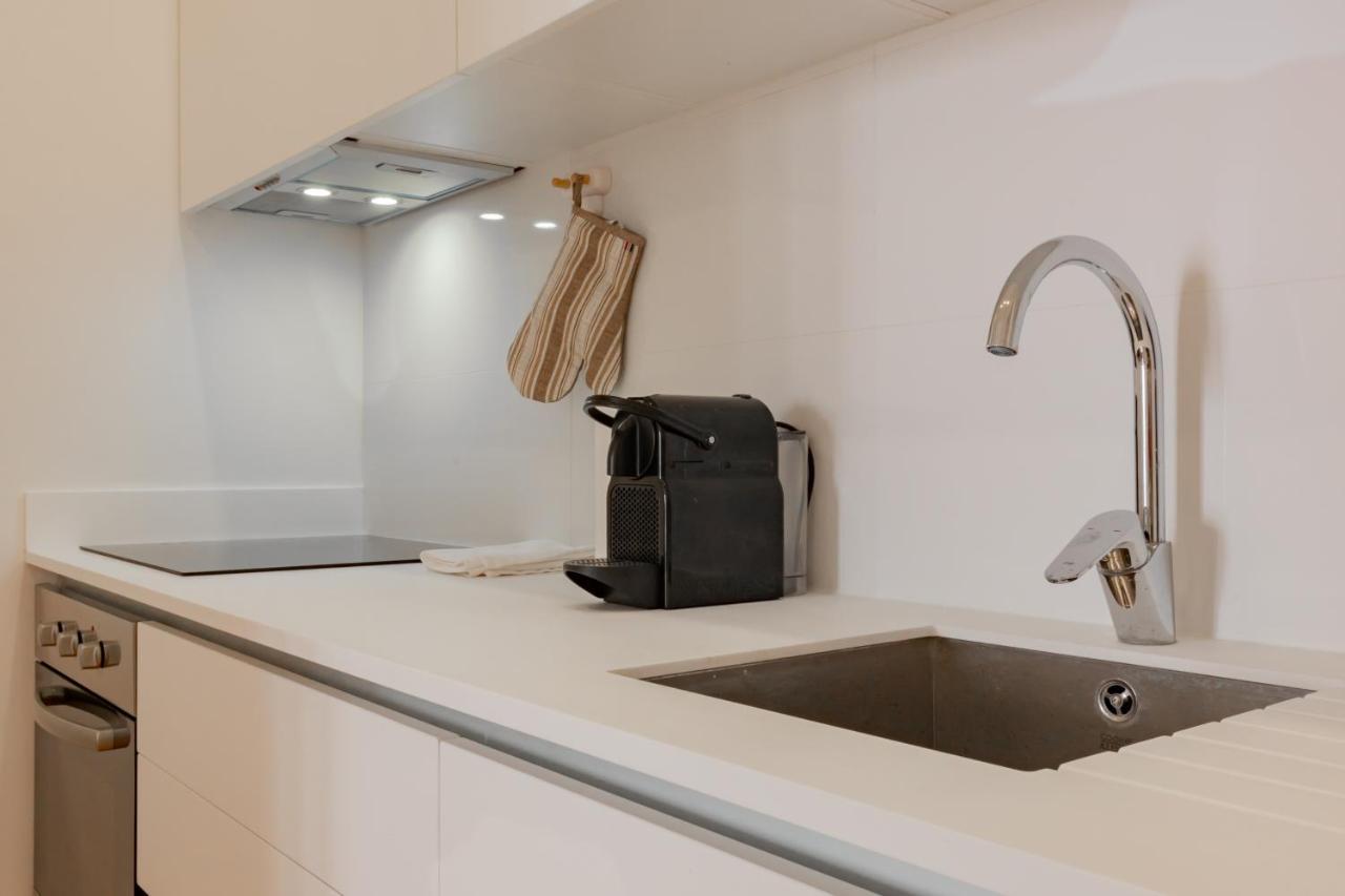 Charming Santos W/ Patio By Lovelystay Appartement Lisboa