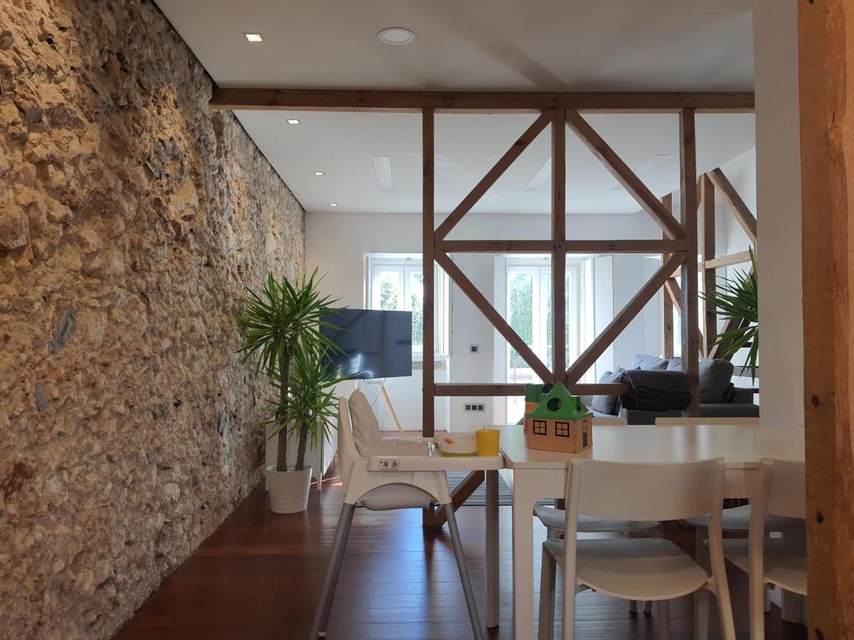 1881 Historical Duplex Apartment Lissabon